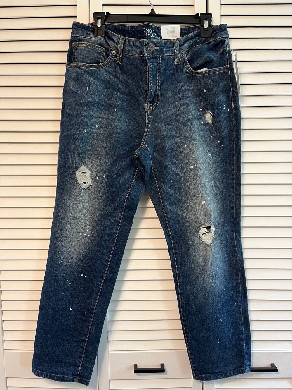 Time and Tru Distressed Dark Blue Skinny Crop with Paint Splatter